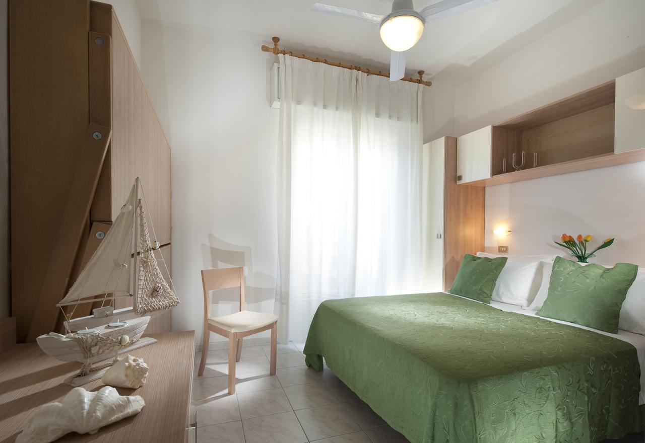Hotel Felix Rimini Kültér fotó