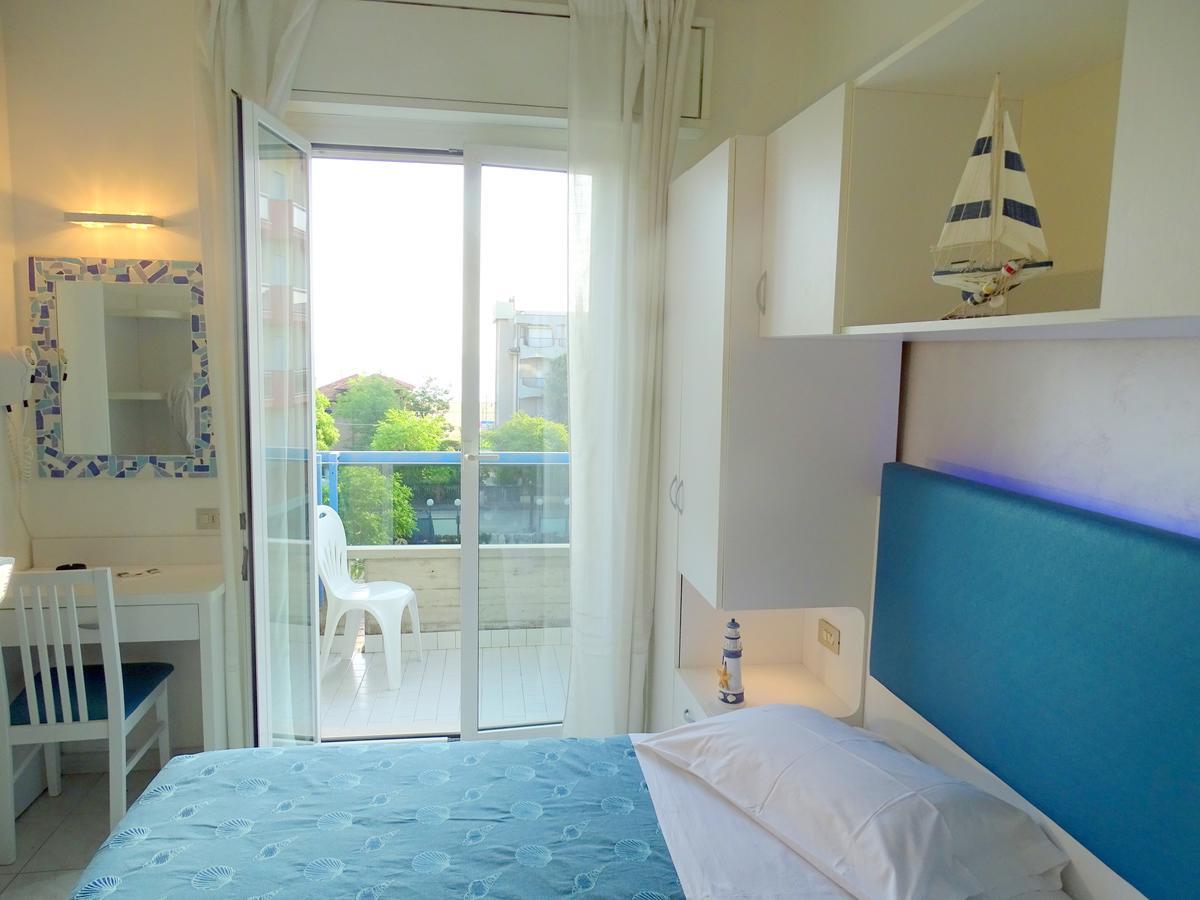 Hotel Felix Rimini Kültér fotó