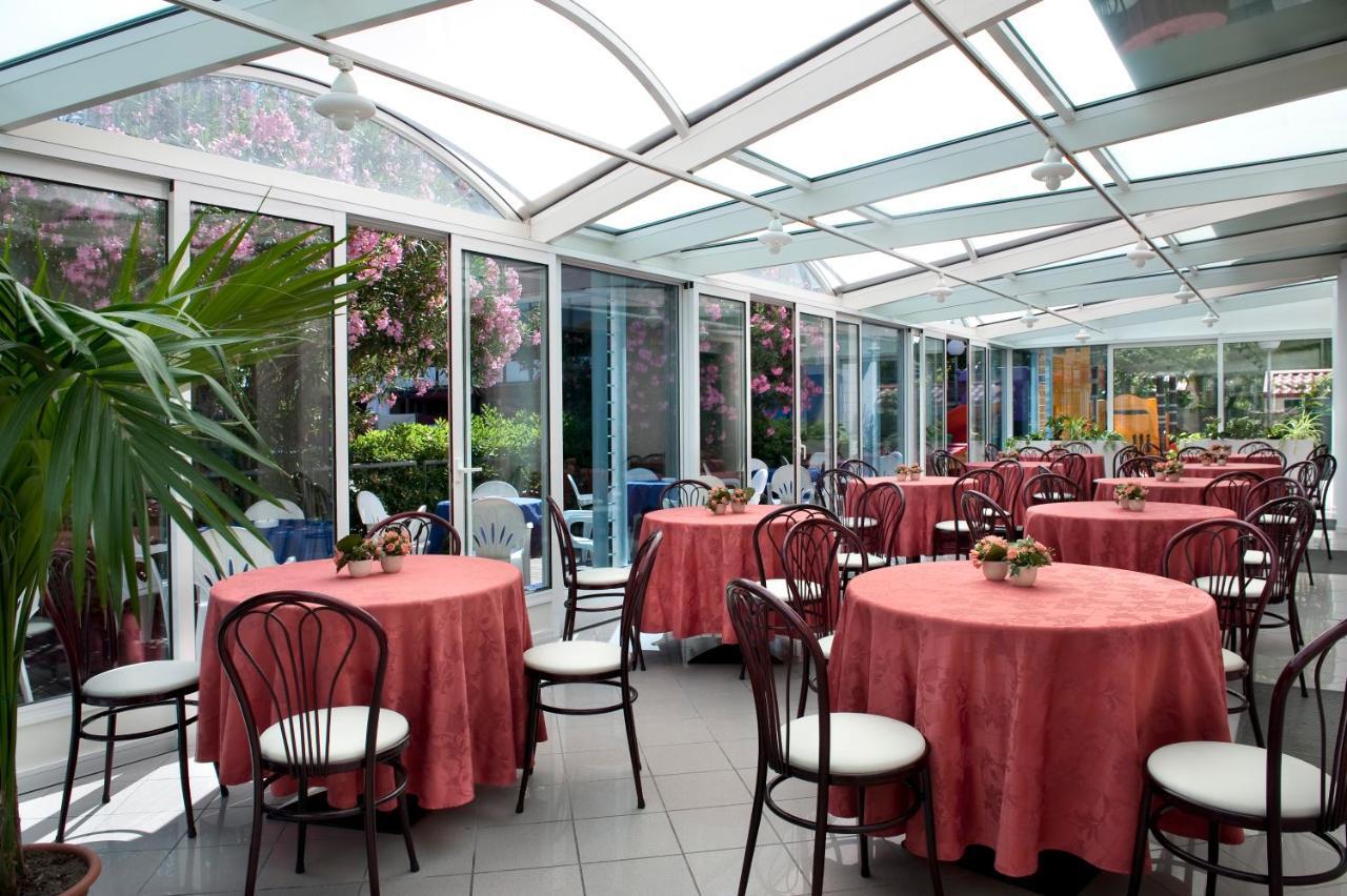 Hotel Felix Rimini Kültér fotó