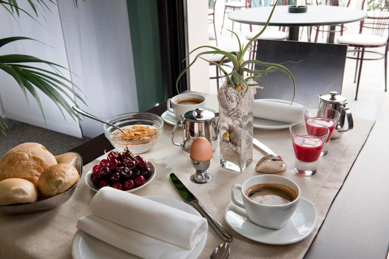 Hotel Felix Rimini Kültér fotó